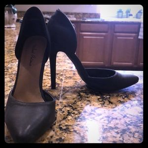 Black heels like new